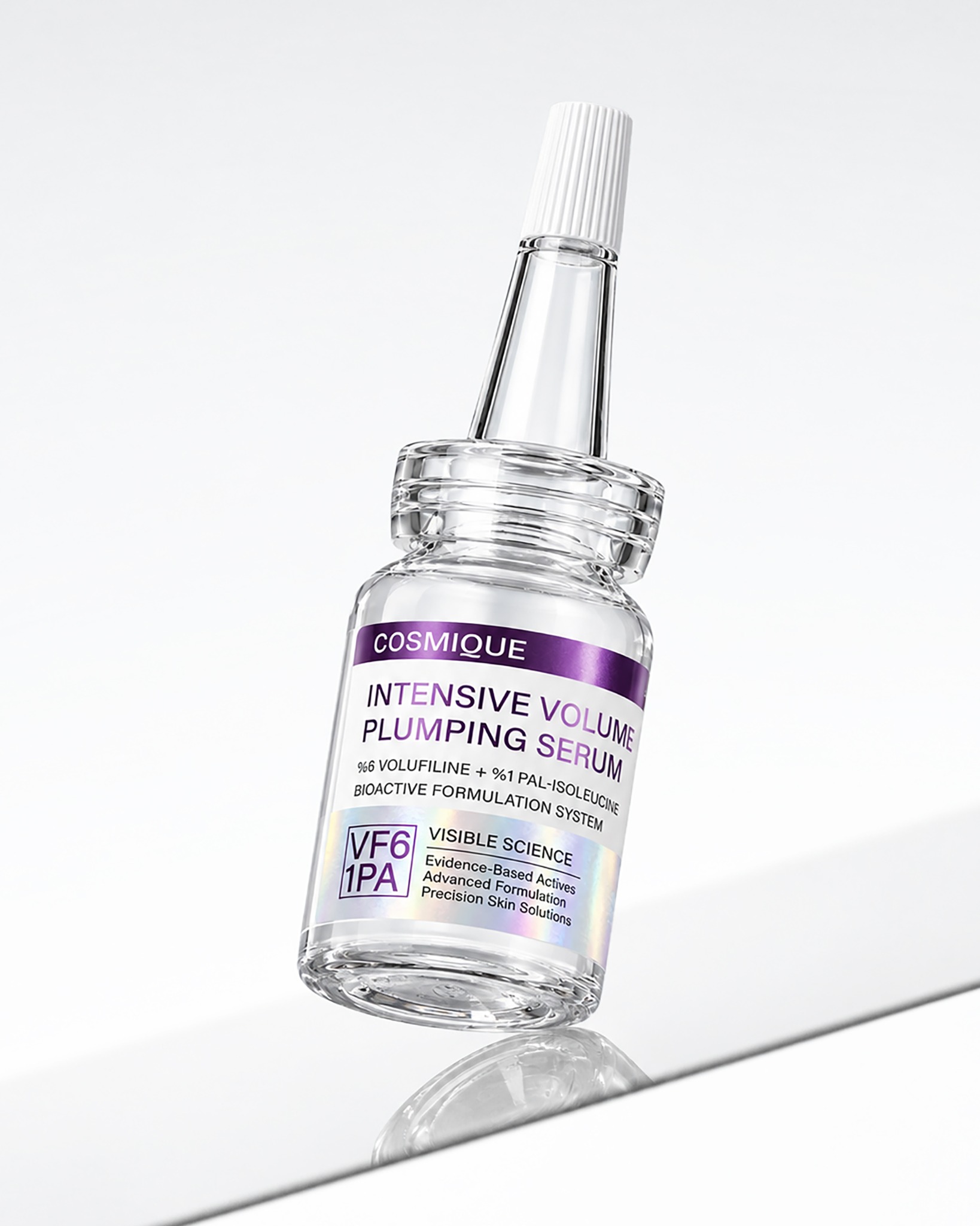 Cosmique Intensive Volume Plumping Serum yakın plan