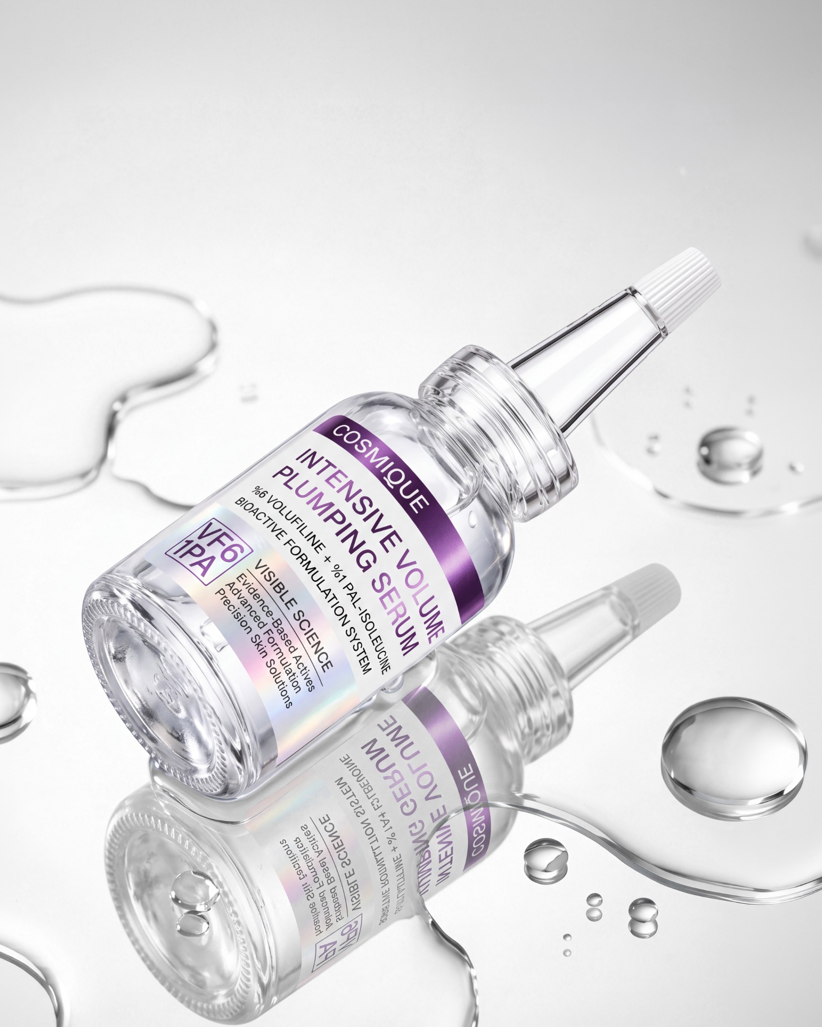 Su damlalarıyla Cosmique Intensive Volume Plumping Serum